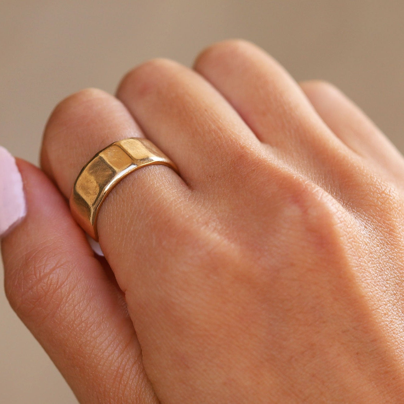 Vintage 6 Grams 14k Yellow Gold Florentine Band