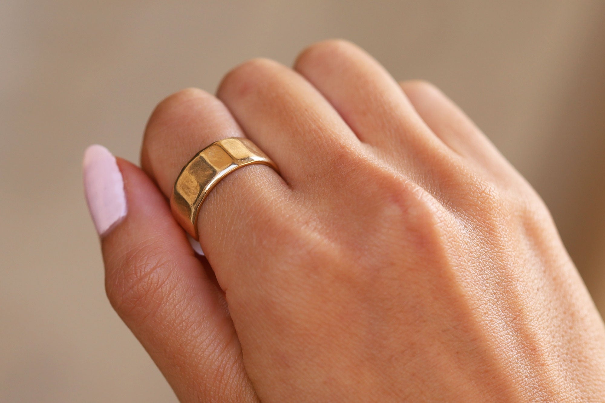 Vintage 6 Grams 14k Yellow Gold Florentine Band