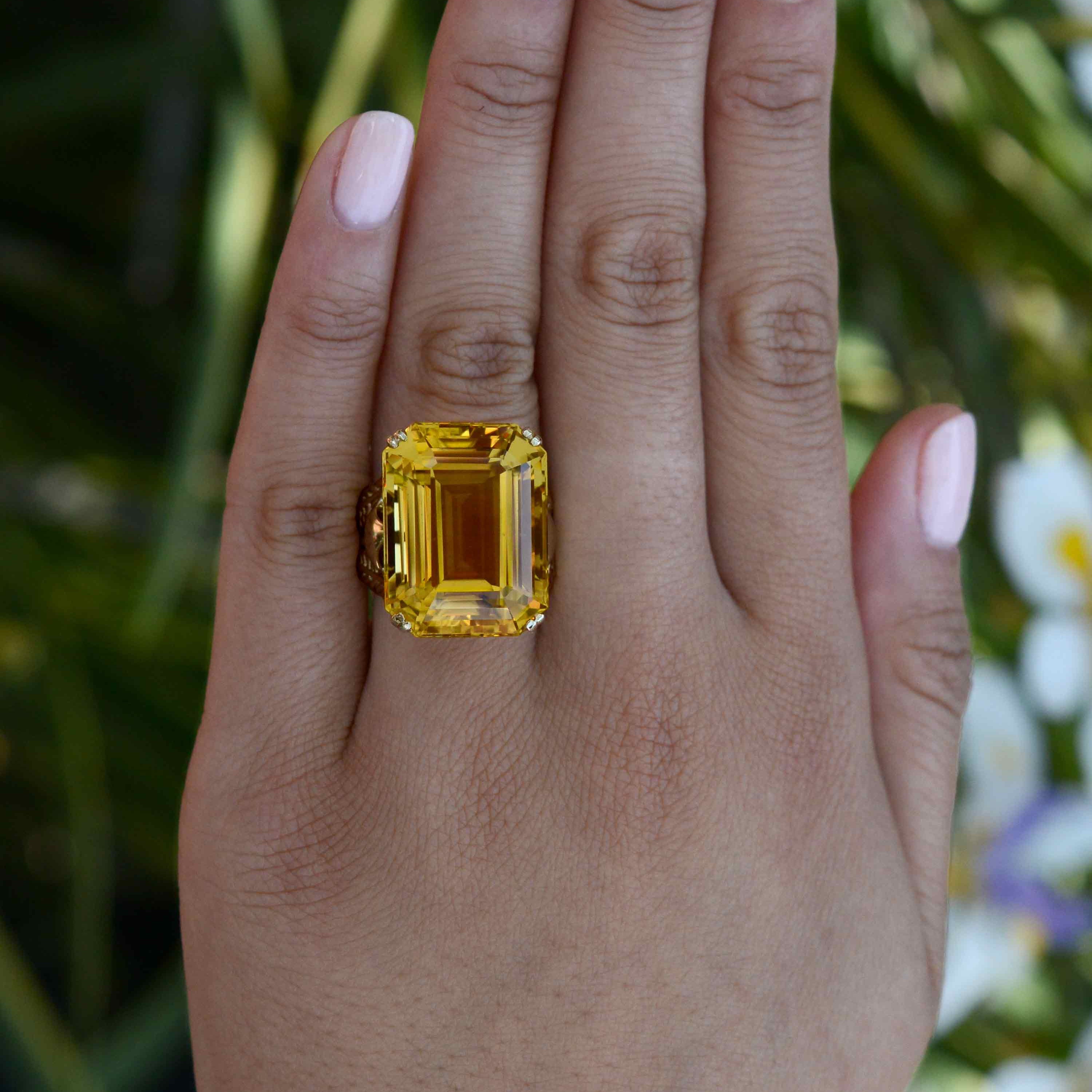 Vintage Retro 1940s 21 Carat Citrine Cocktail Ring