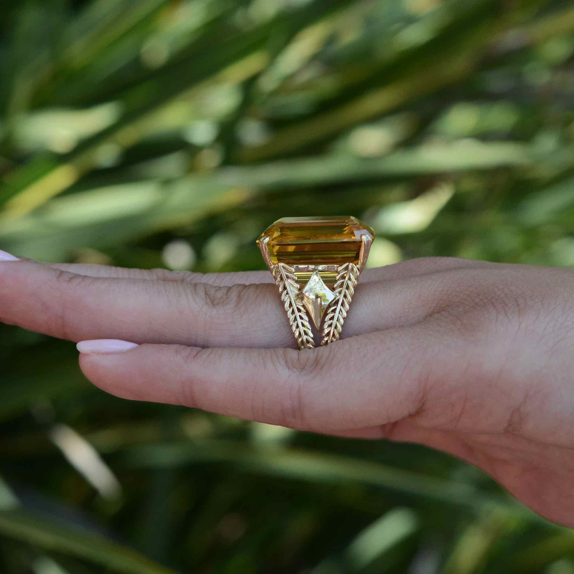 Vintage Retro 1940s 21 Carat Citrine Cocktail Ring