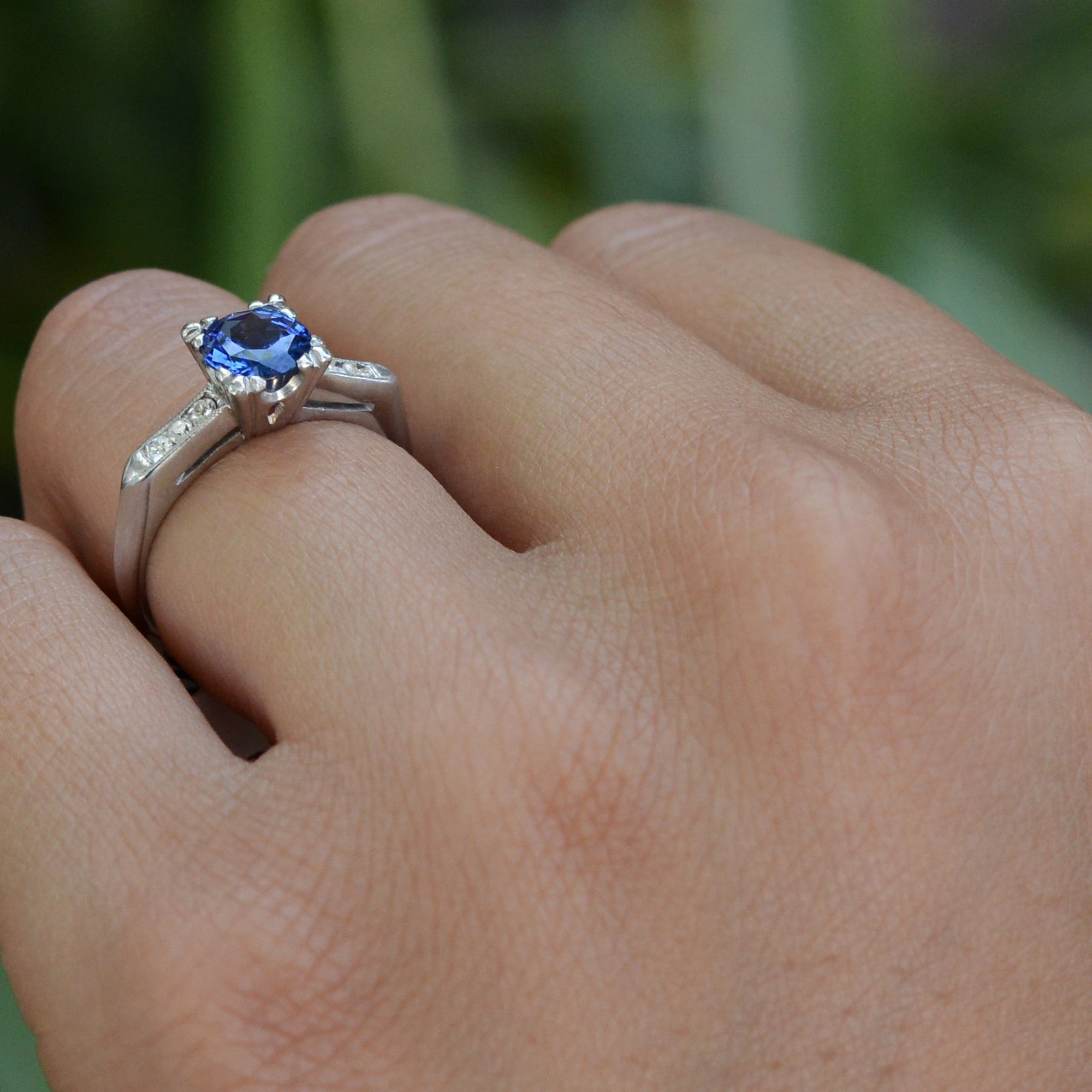 Vintage Retro Solitaire Sapphire Engagement Ring