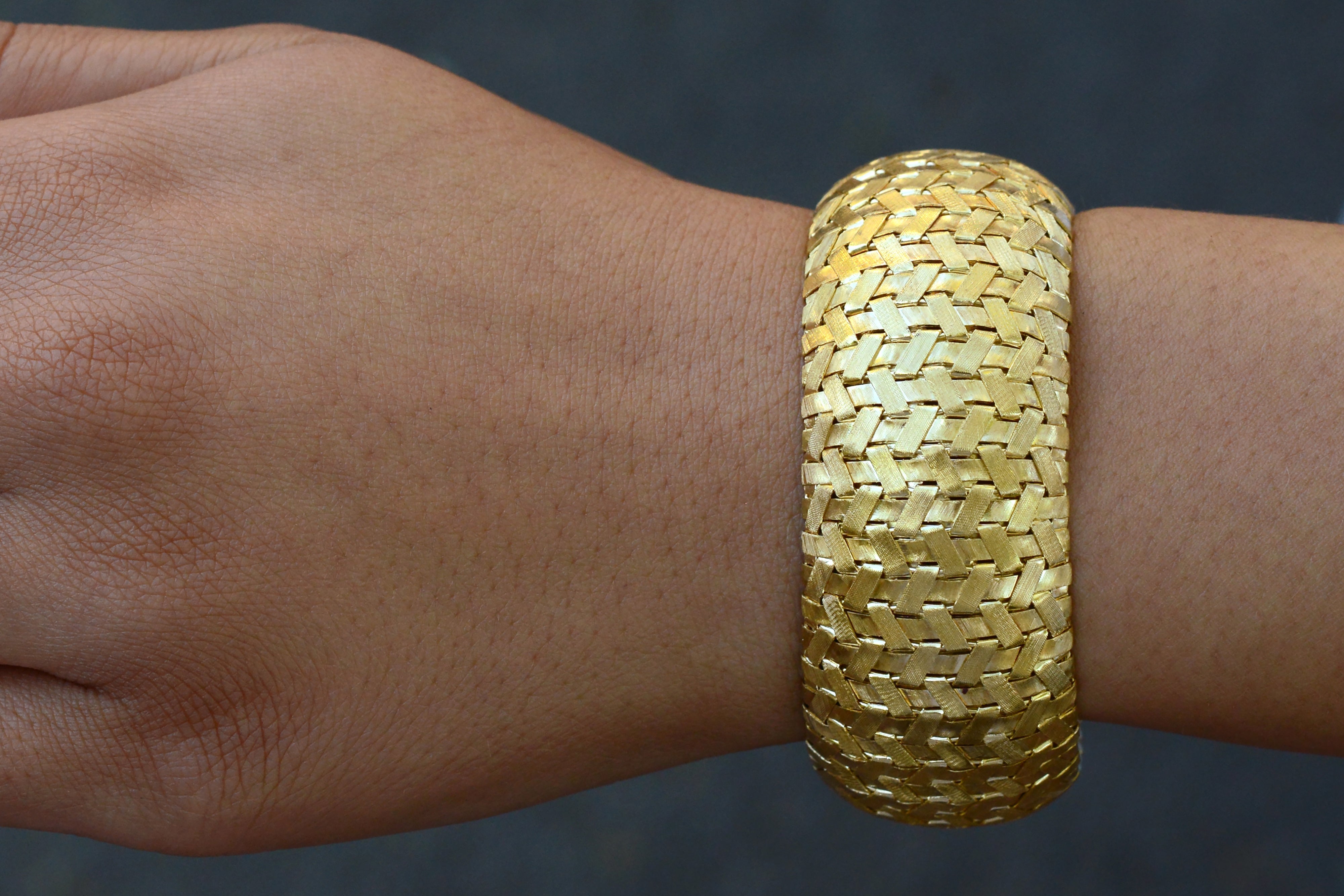 Wide Vintage Bombé Dome 18k Italian Gold Bracelet