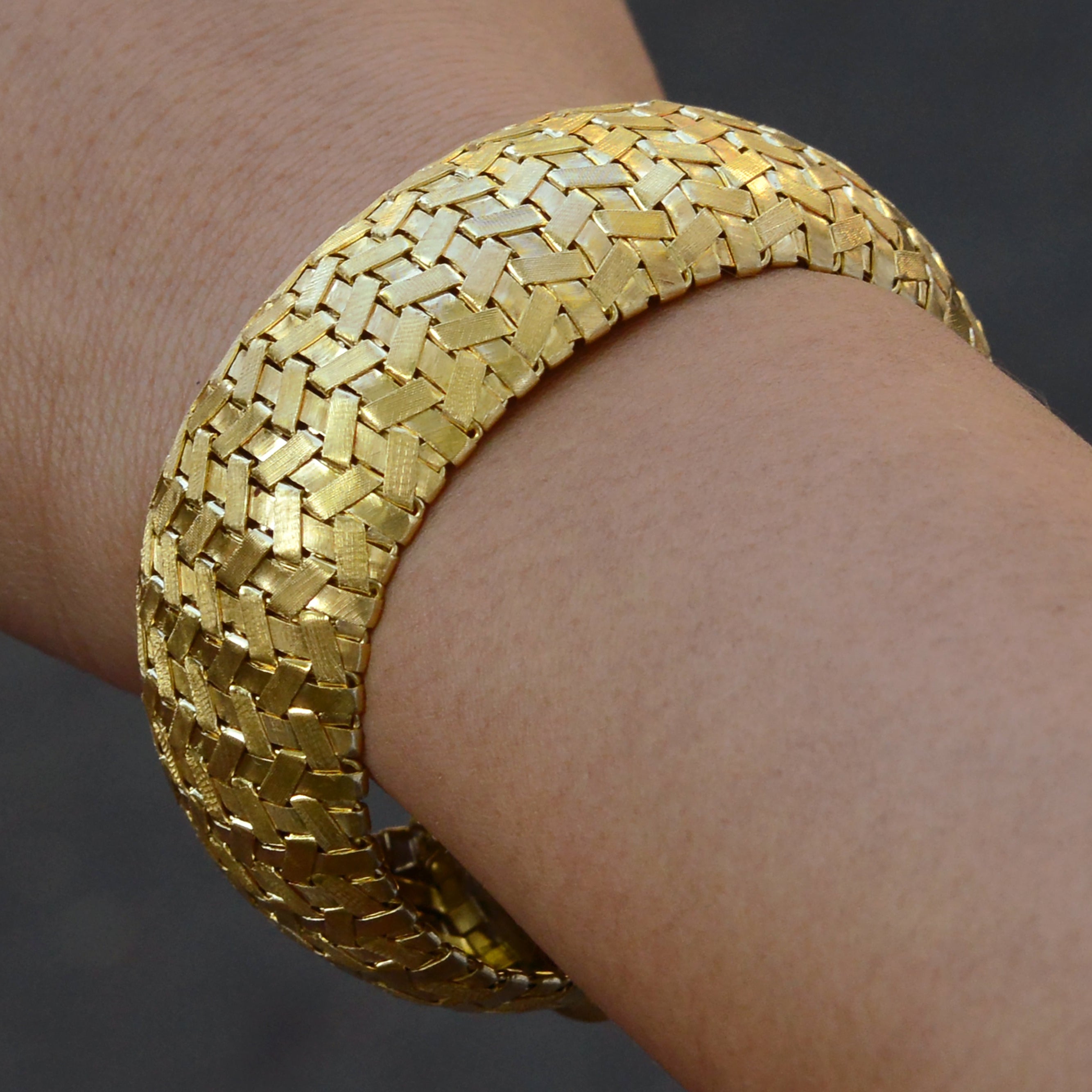 Wide Vintage Bombé Dome 18k Italian Gold Bracelet