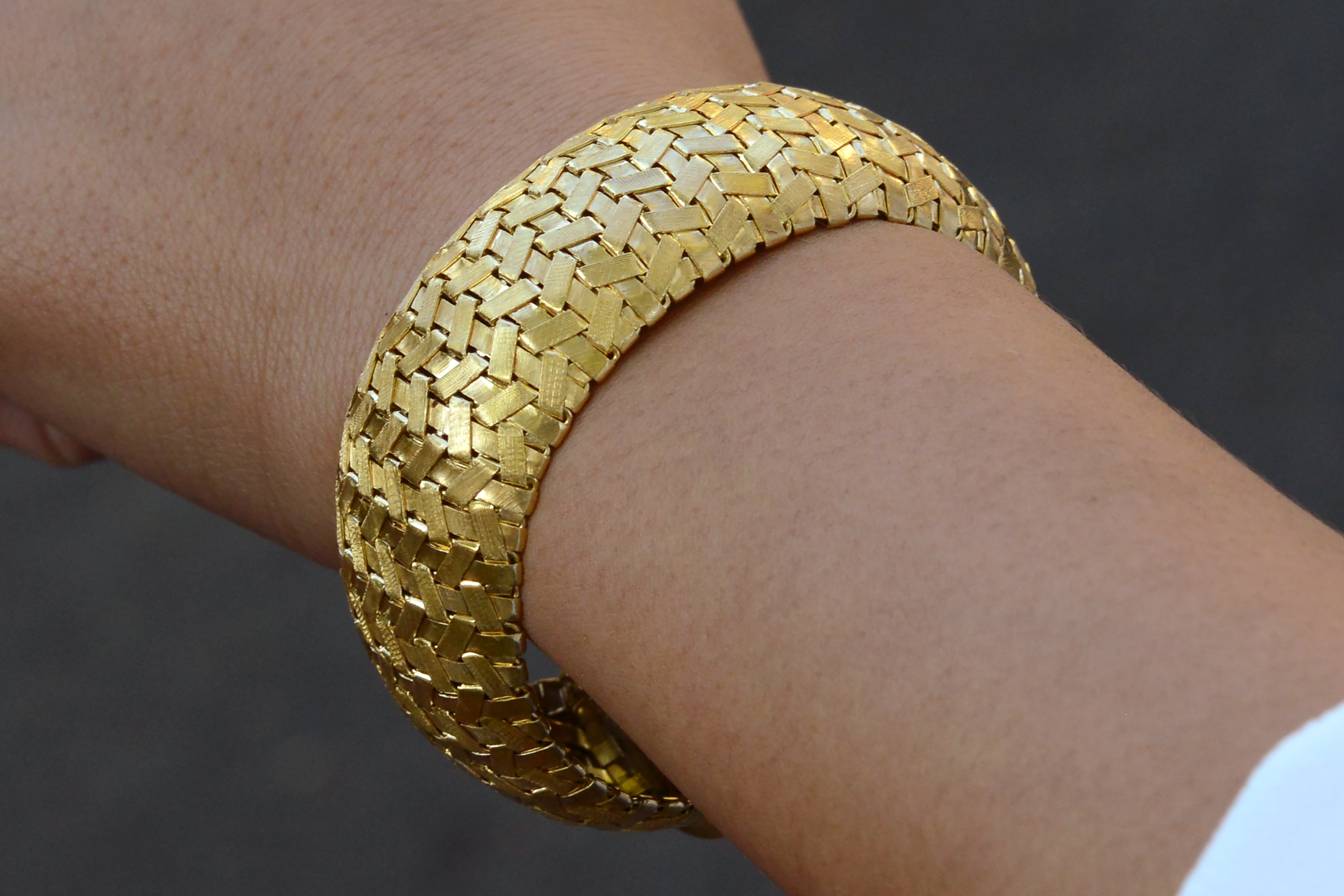 Wide Vintage Bombé Dome 18k Italian Gold Bracelet
