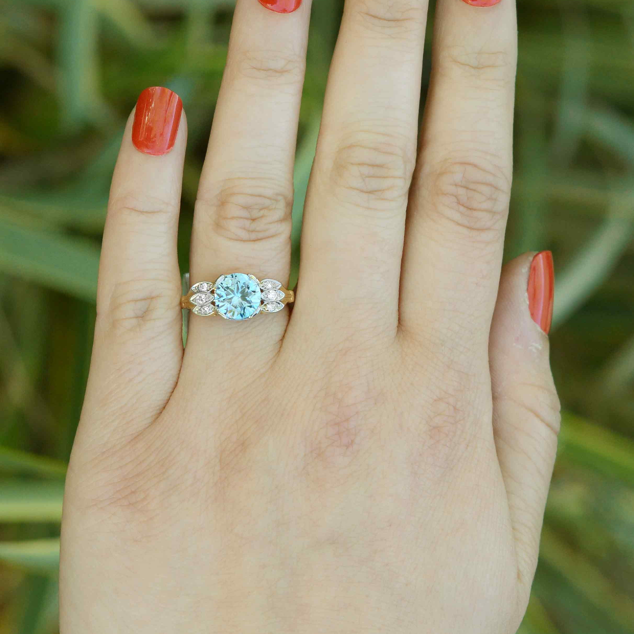 A unique round faceted zircon of almost three carats in a stunning engagement ring.
