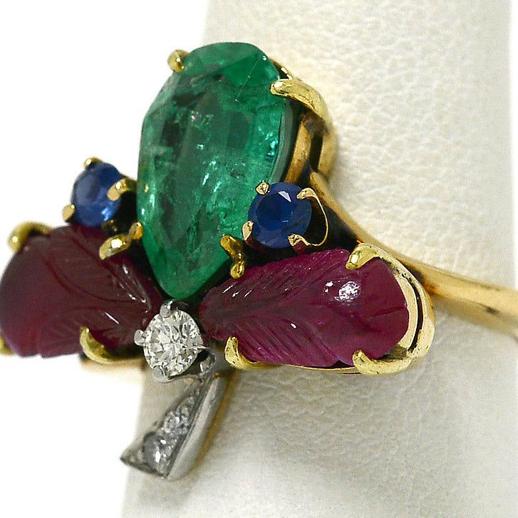 This vintage clover gemstone cocktail ring is from the 1940s.