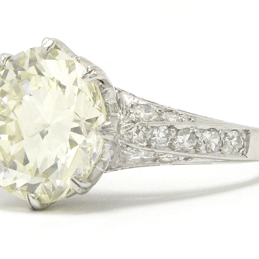 A vs1 clarity 4 carat diamond solitaire engagement ring.