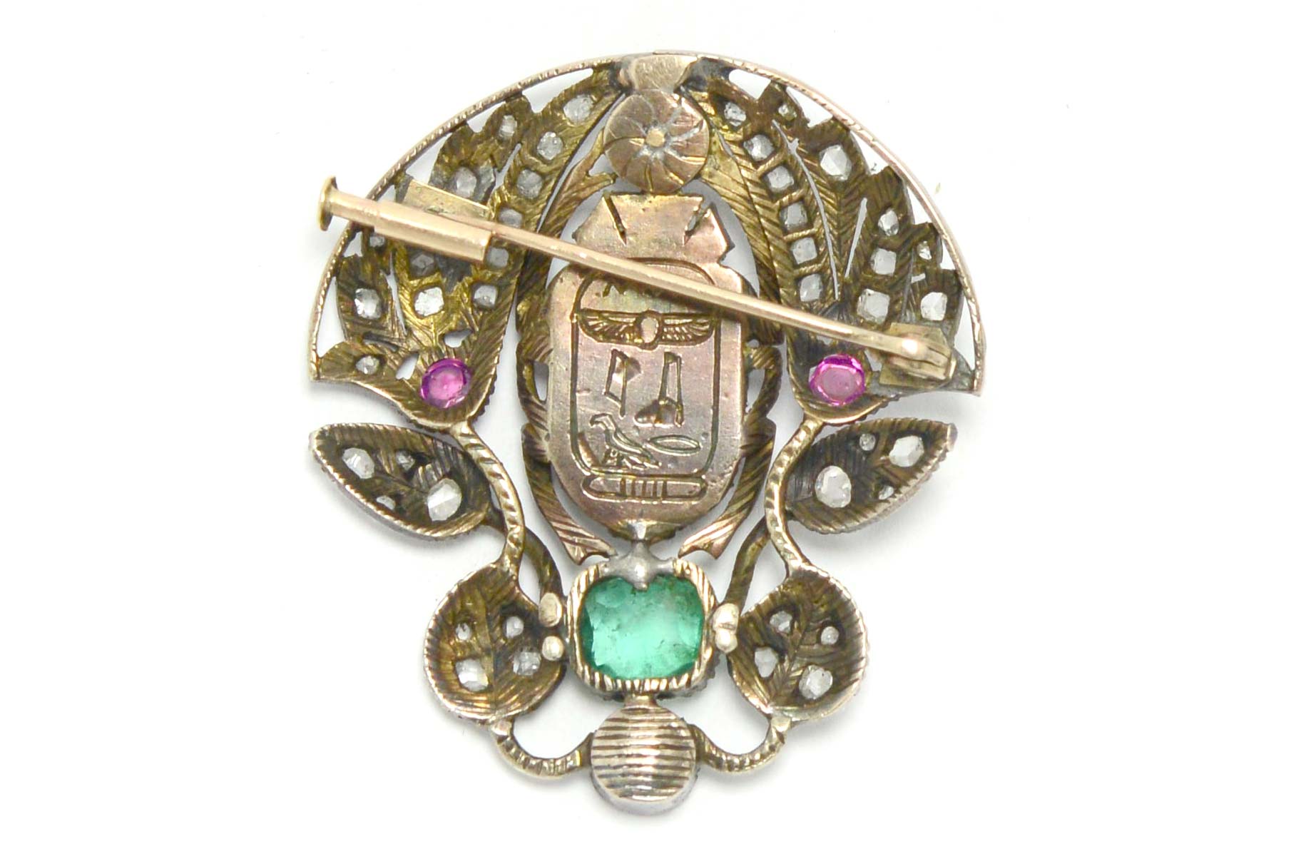 The hieroglyphics hallmark has great details, this is a most magnificent memento mori amulet.