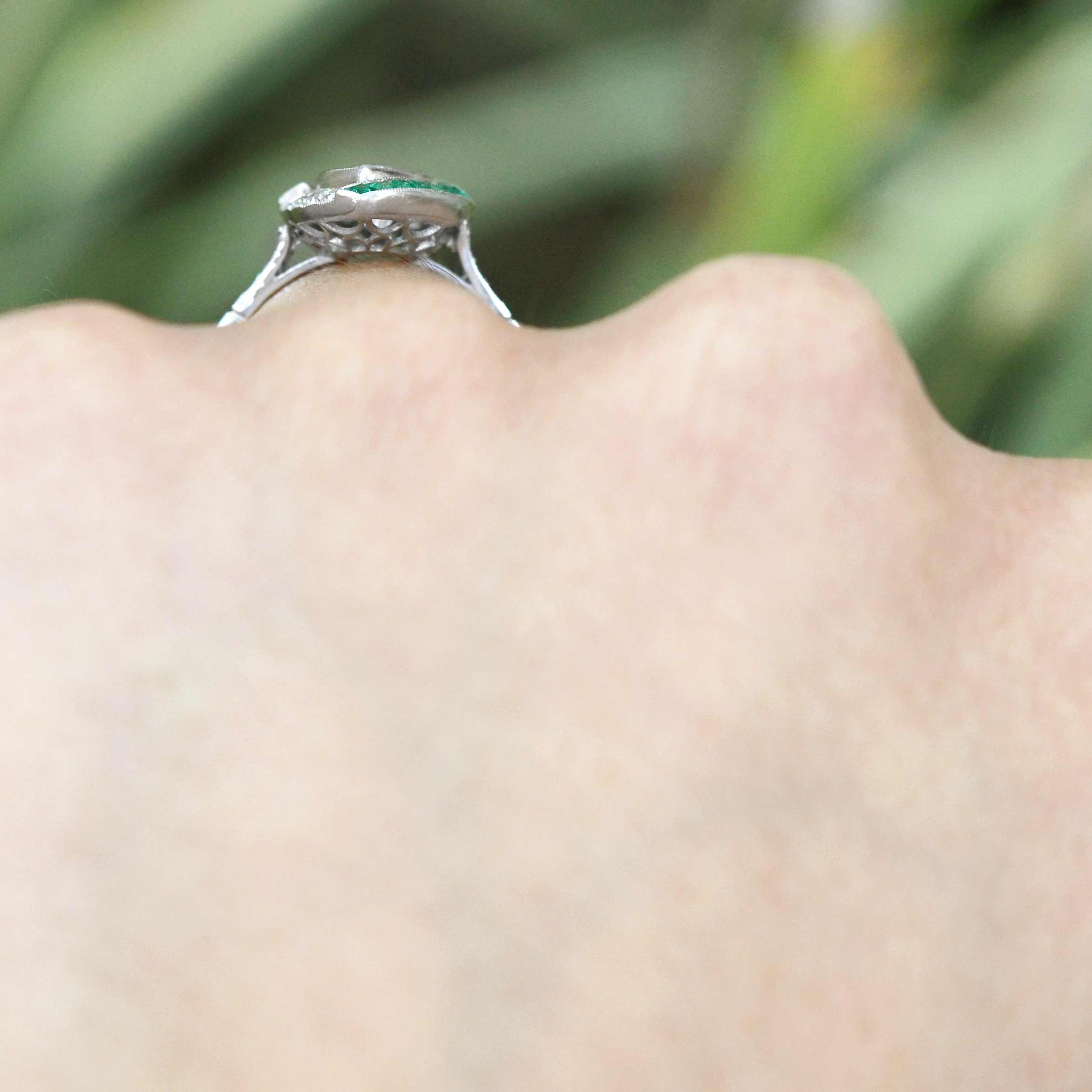 This large marquise diamond displays M color and Si1 clarity.