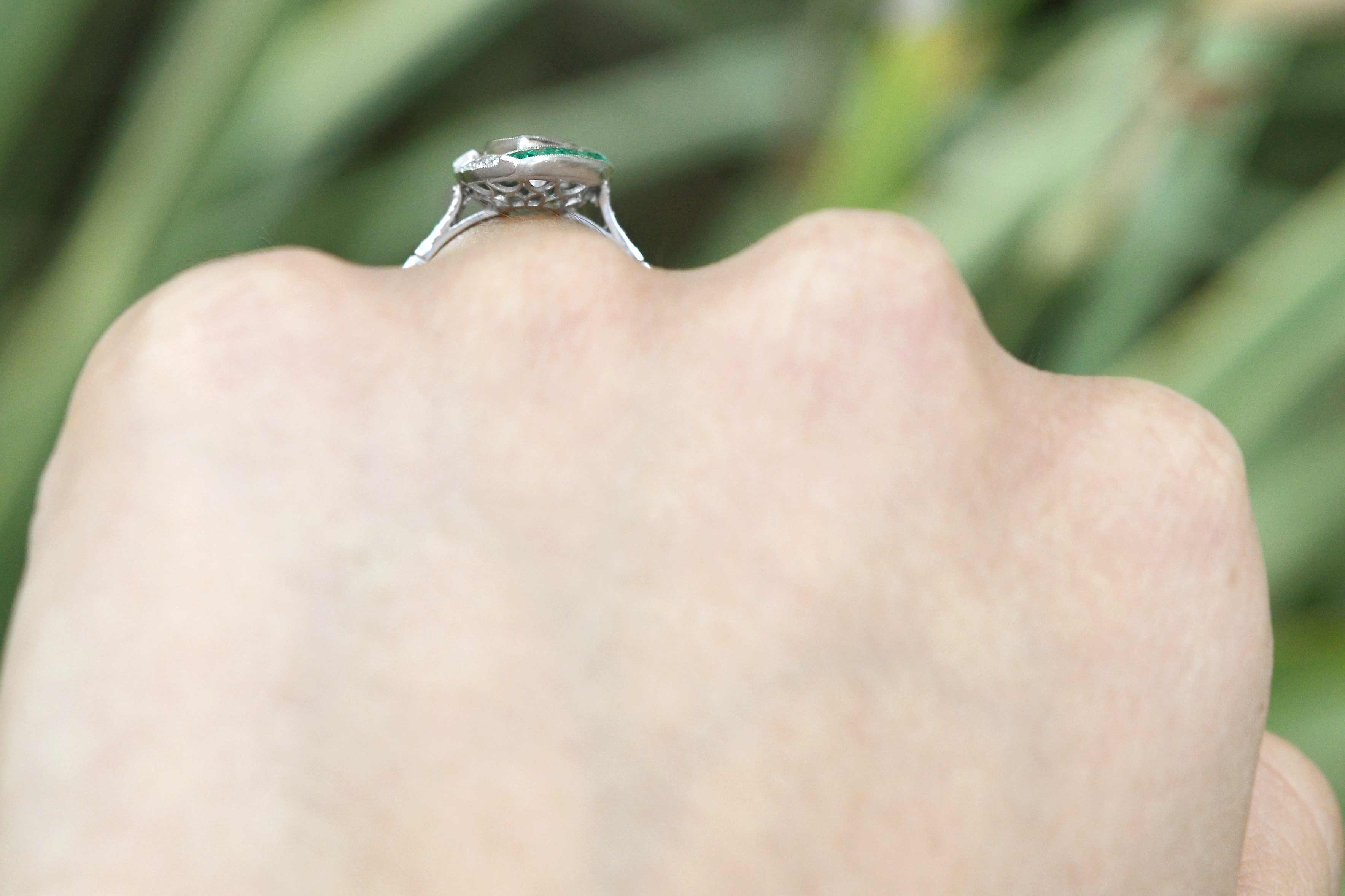 This large marquise diamond displays M color and Si1 clarity.