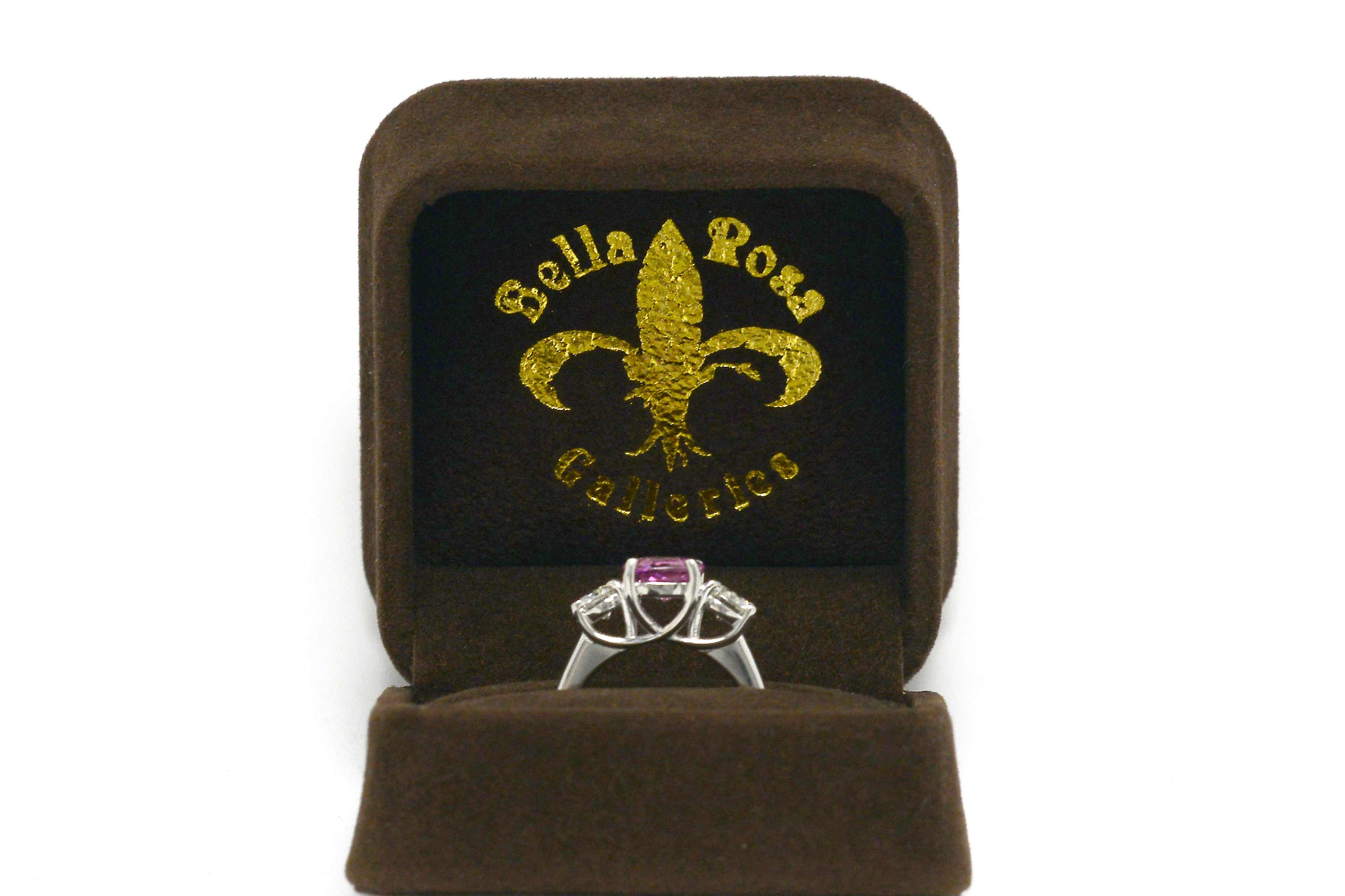 This Neo-Classical style wedding ring includes a suede presentation box.