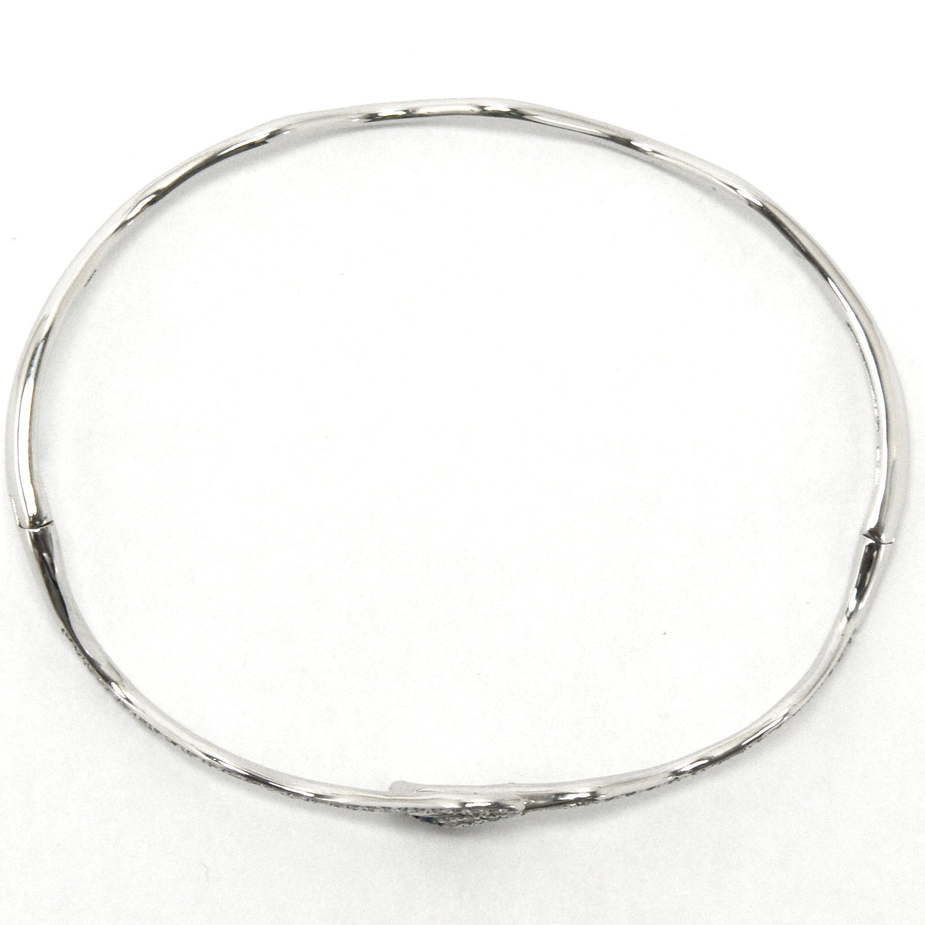 A thin and curvy modern bracelet.