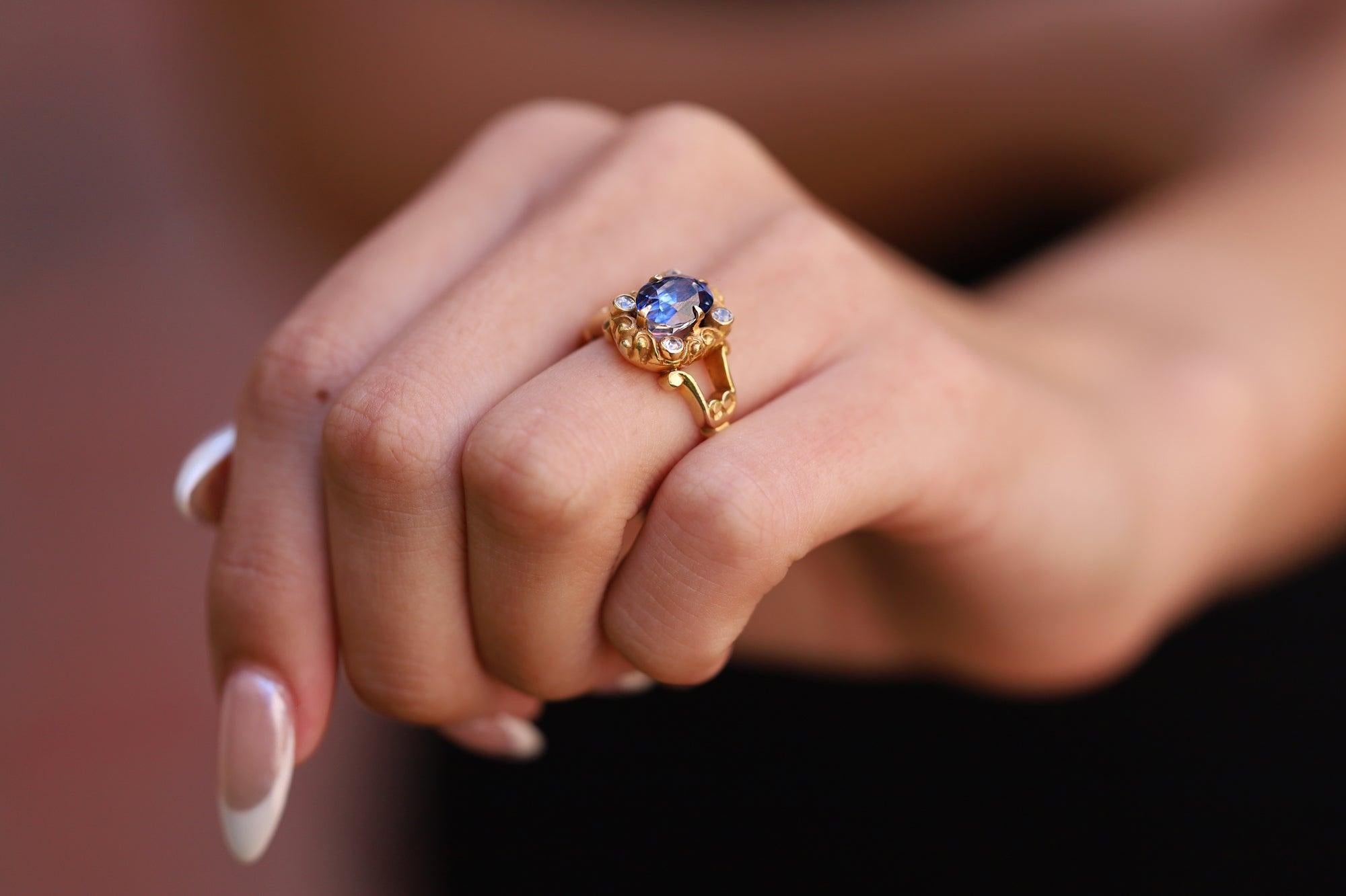 A Stunning Vintage Sapphire ring