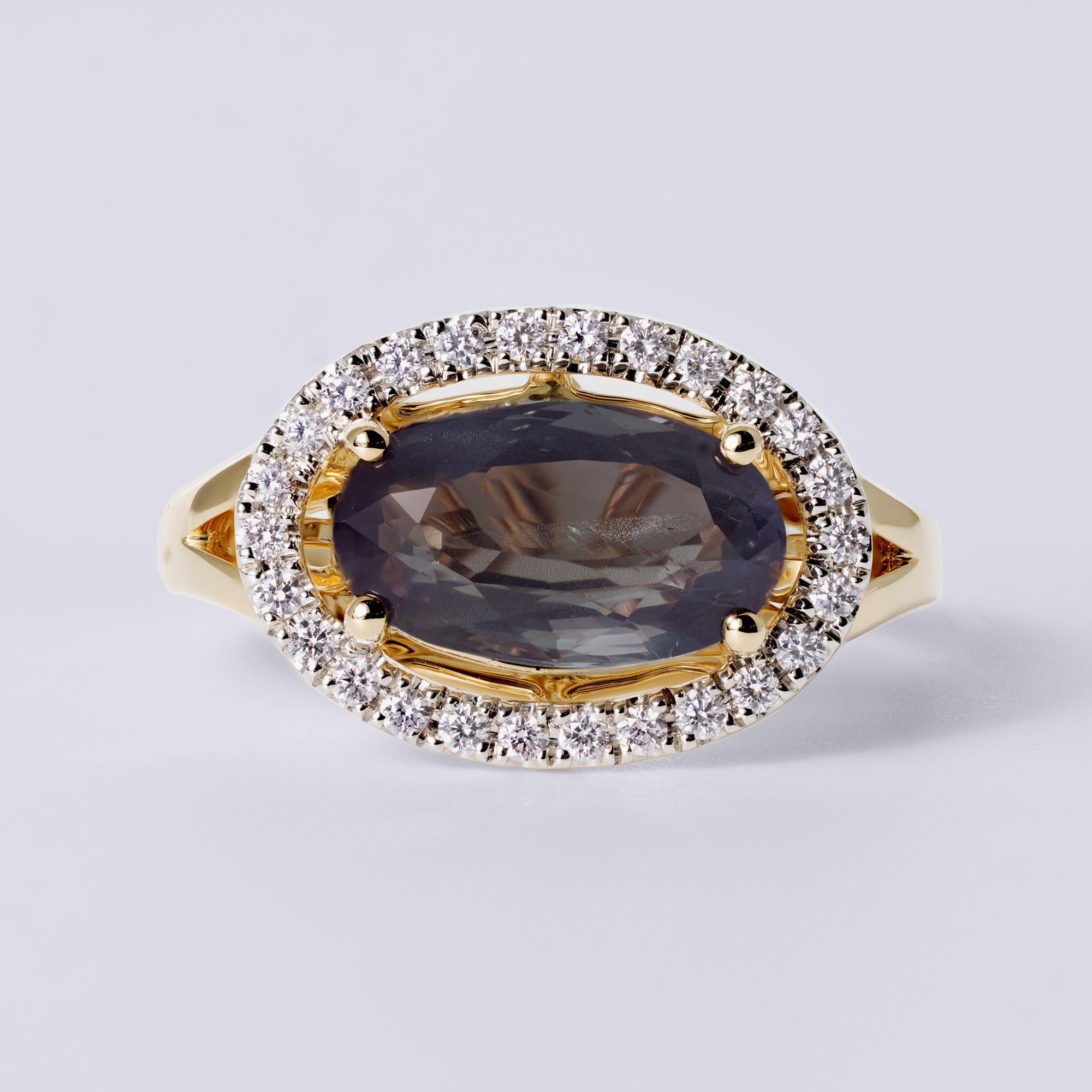 GIA Certified 2.85 Carat Color-Changing Alexandrite and Diamond East-West Ring