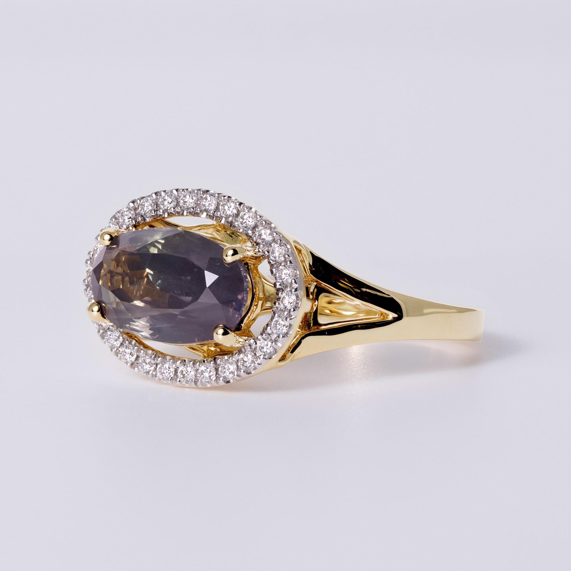 GIA Certified 2.85 Carat Color-Changing Alexandrite and Diamond East-West Ring