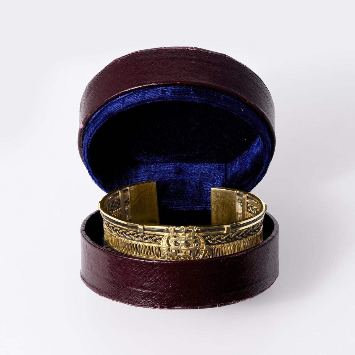 Important Ethiopian Crest 20k Yellow Gold Cuff Bracelet Circa 1960s JFK