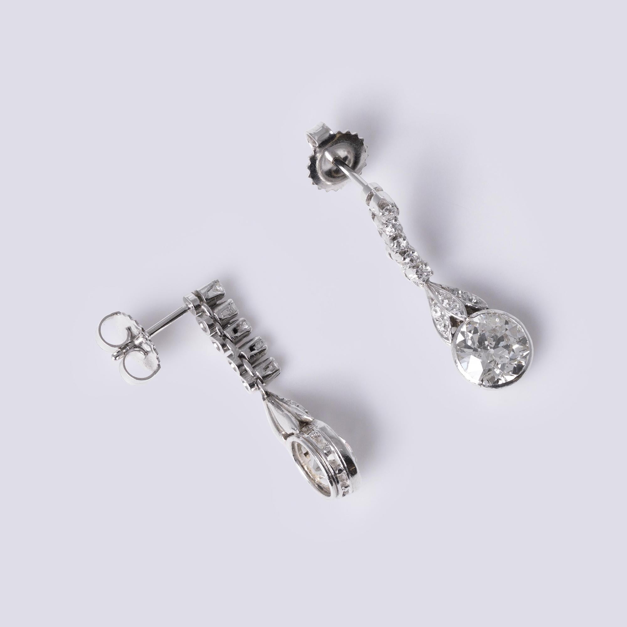 Art Deco 2.50 Carat Old European Diamond Drop Earrings