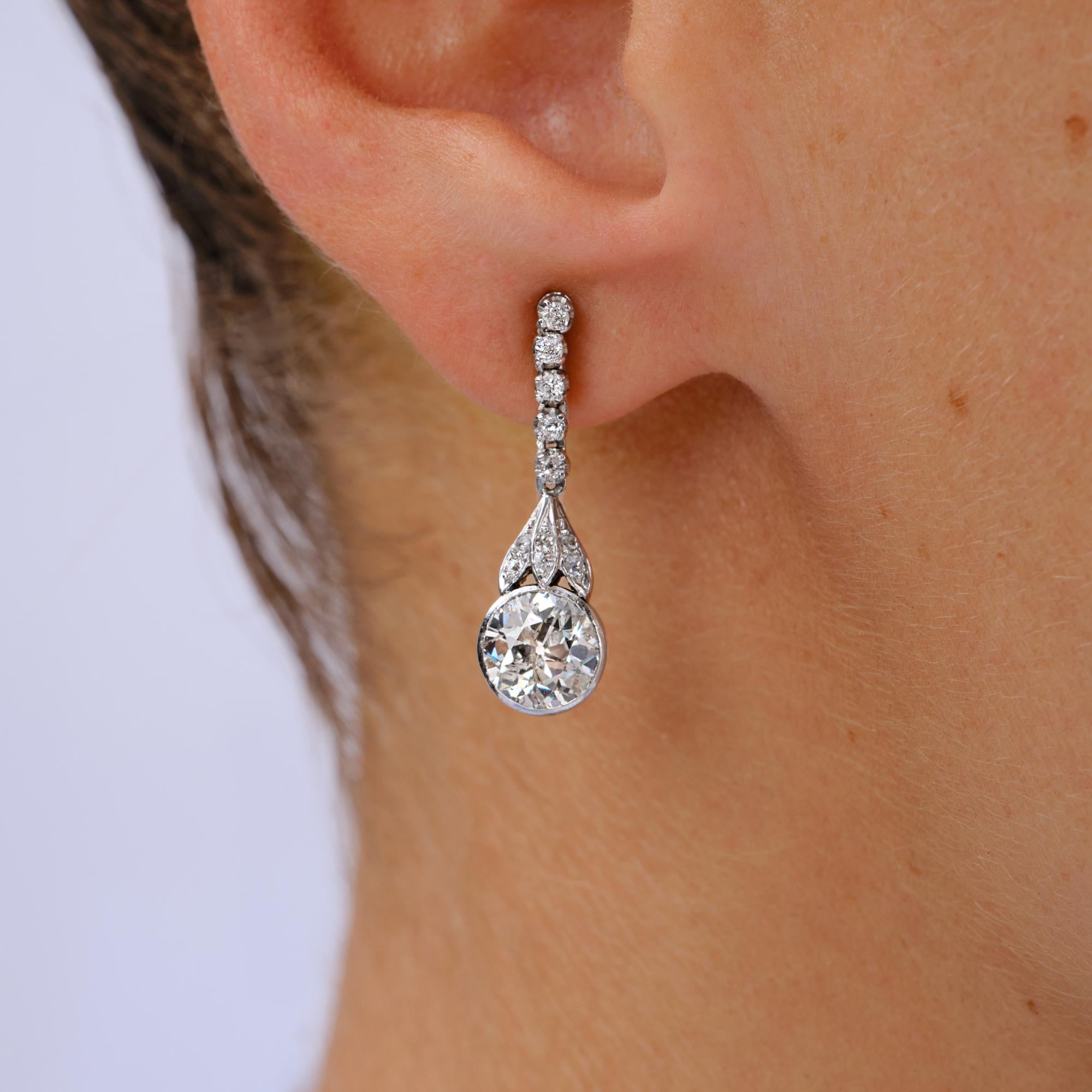 Art Deco 2.50 Carat Old European Diamond Drop Earrings