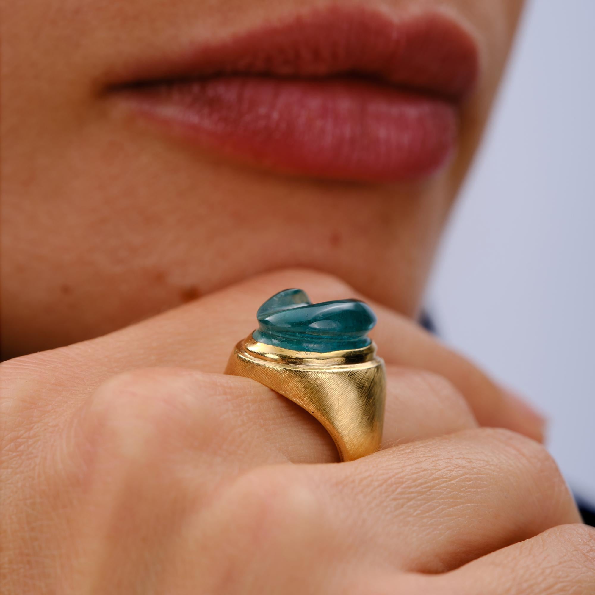Vintage Burle Marx 18K Gold Indicolite Tourmaline Carved Cabochon Ring 1980s