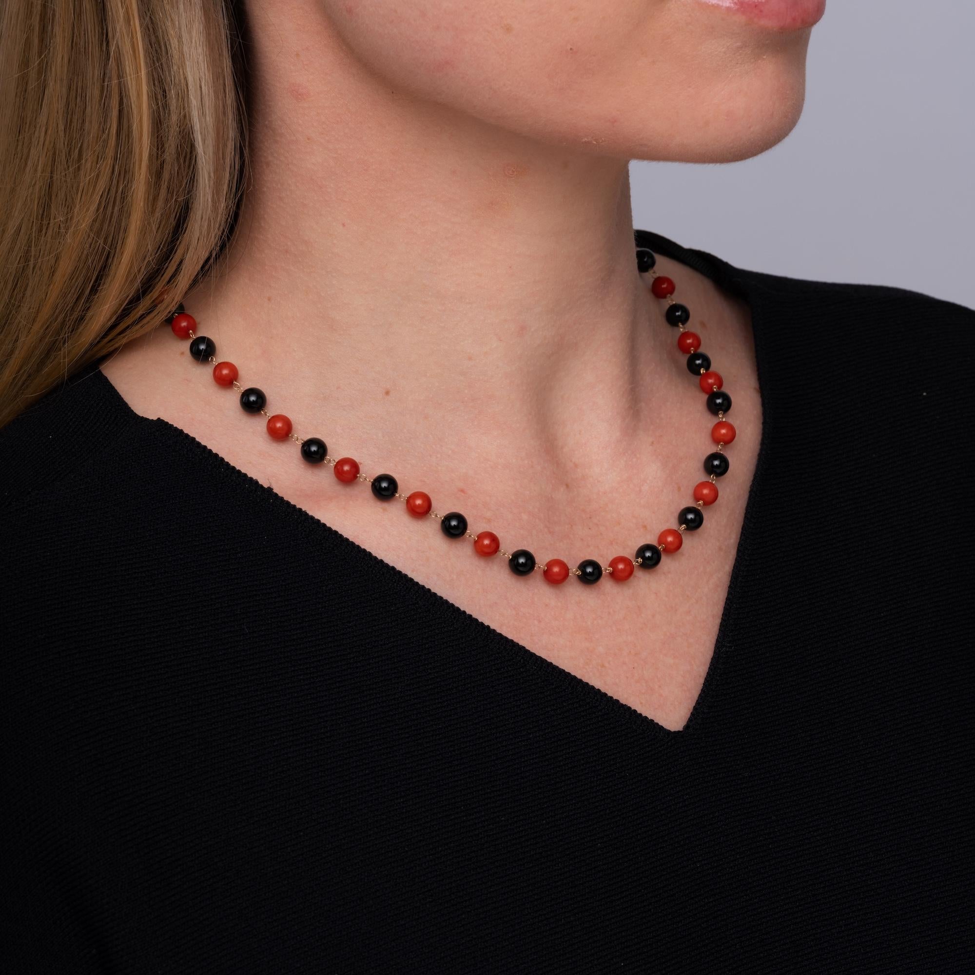 Antique Art Deco Coral and Onyx Beads Necklace And Bracelet Set