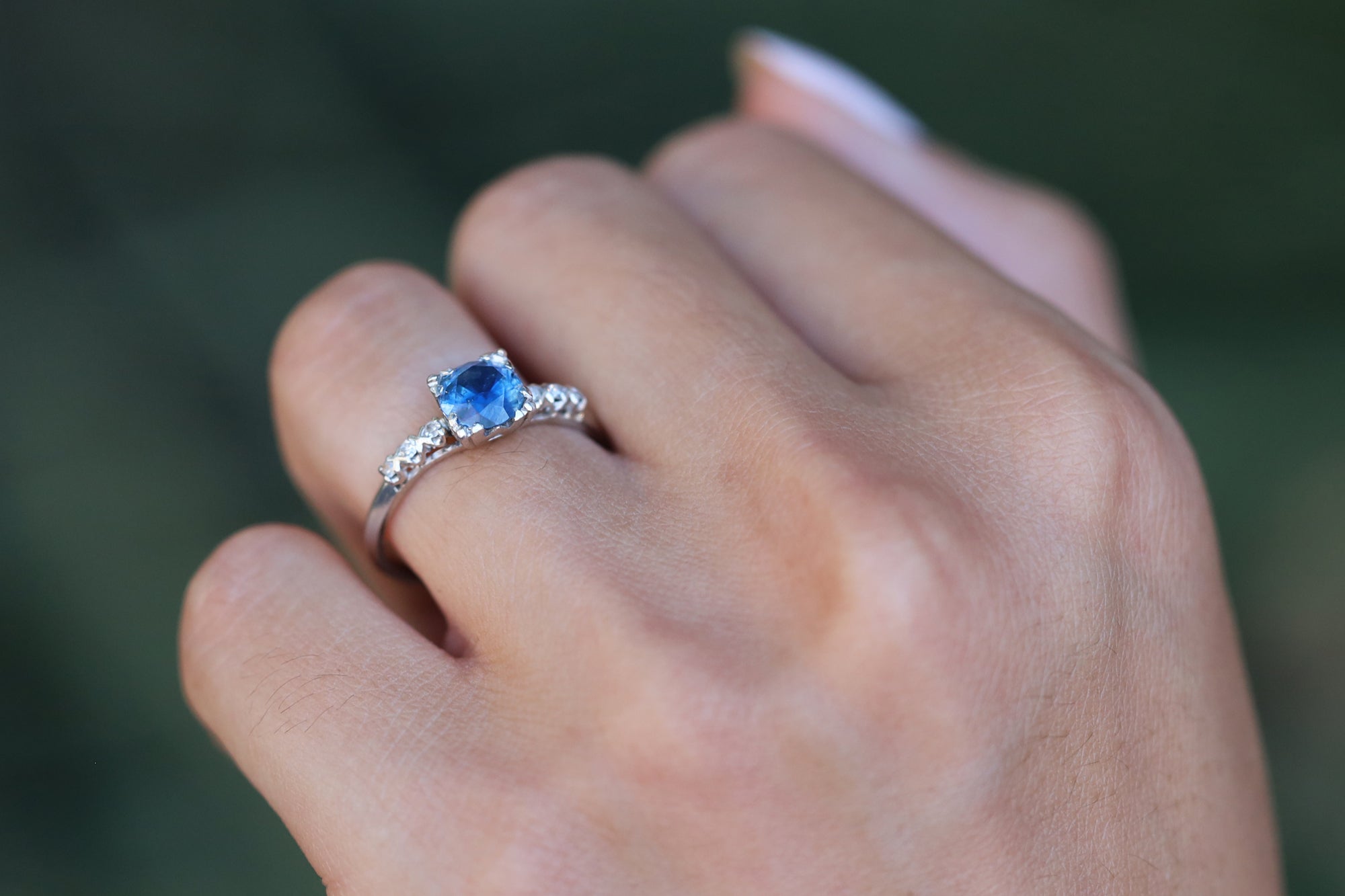Antique Art Deco 1 Carat Blue Sapphire Solitaire Engagement Ring