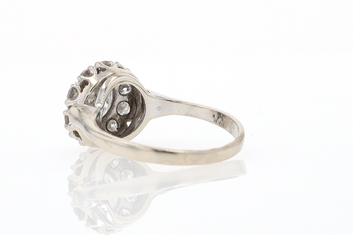 Art Deco 1.25 Carats Round Diamond Engagement Ring