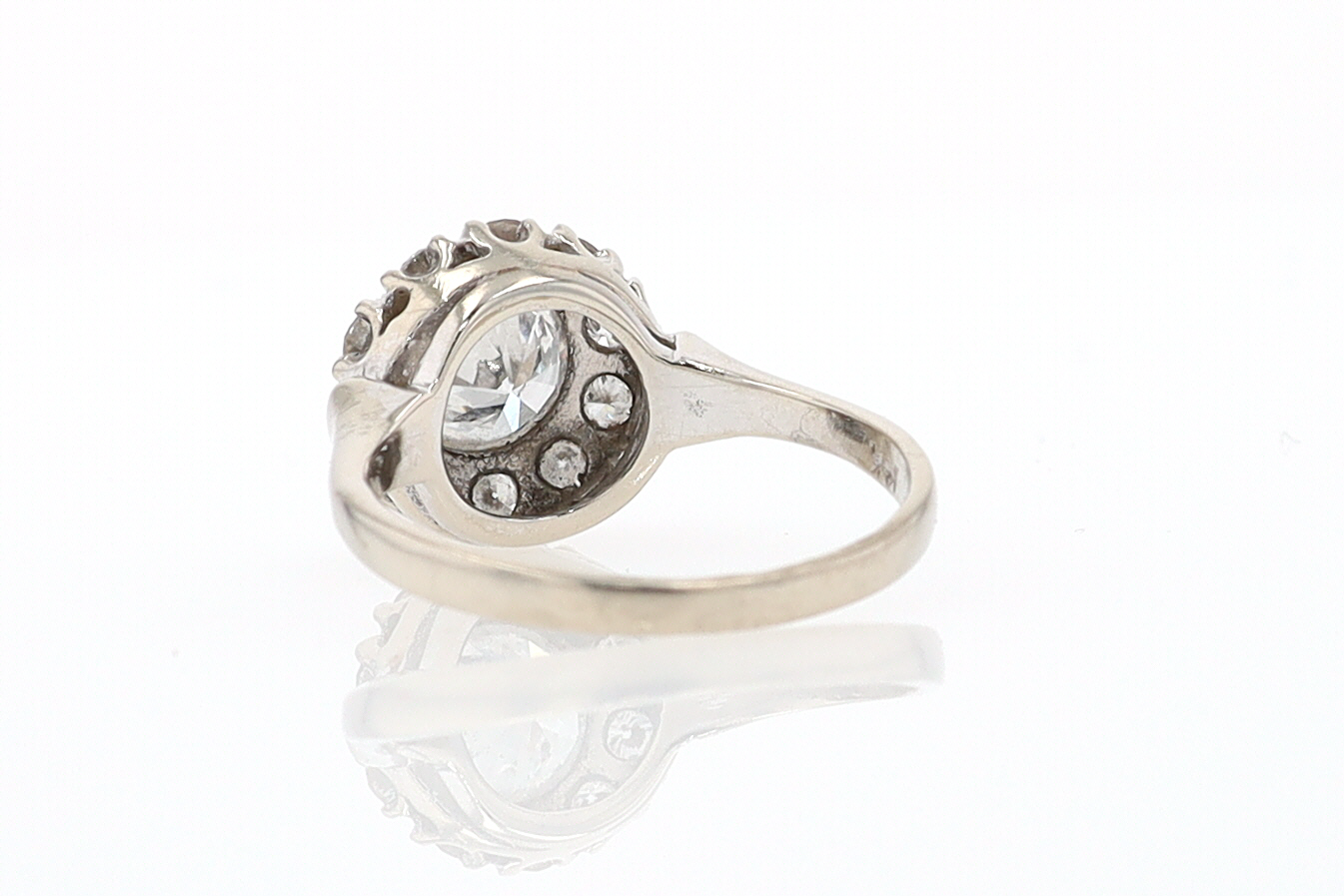 Art Deco 1.25 Carats Round Diamond Engagement Ring
