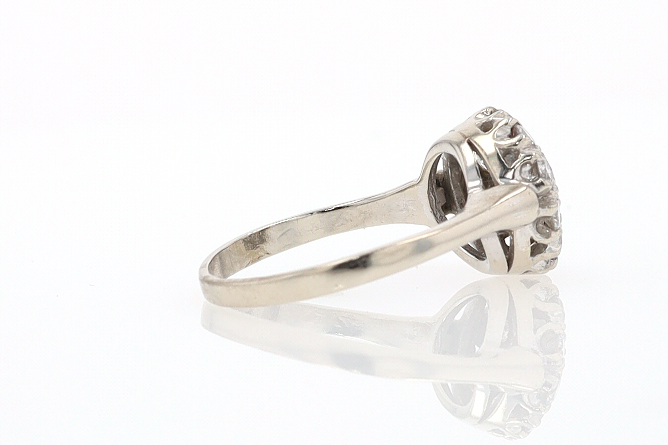 Art Deco 1.25 Carats Round Diamond Engagement Ring