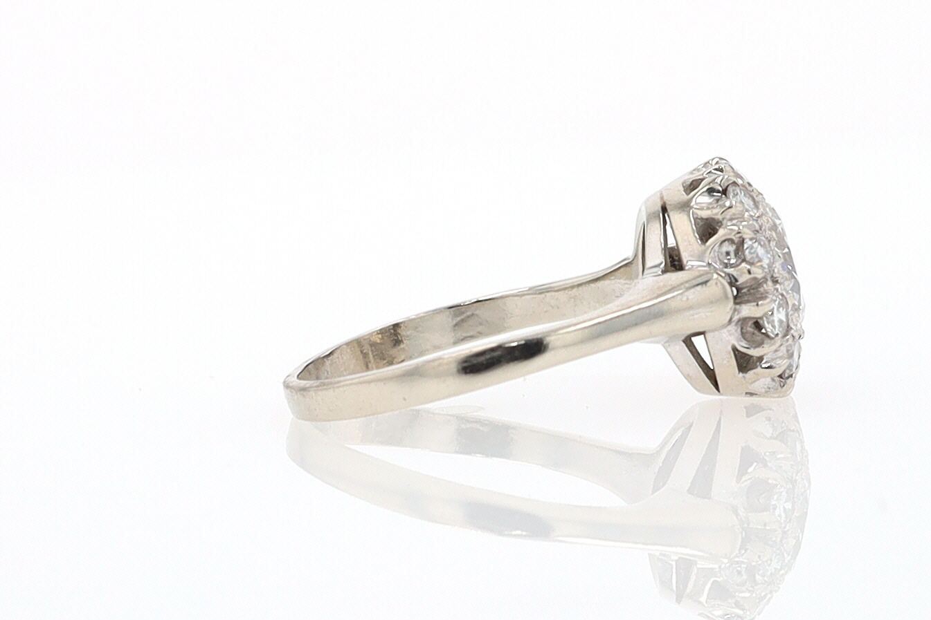 Art Deco 1.25 Carats Round Diamond Engagement Ring