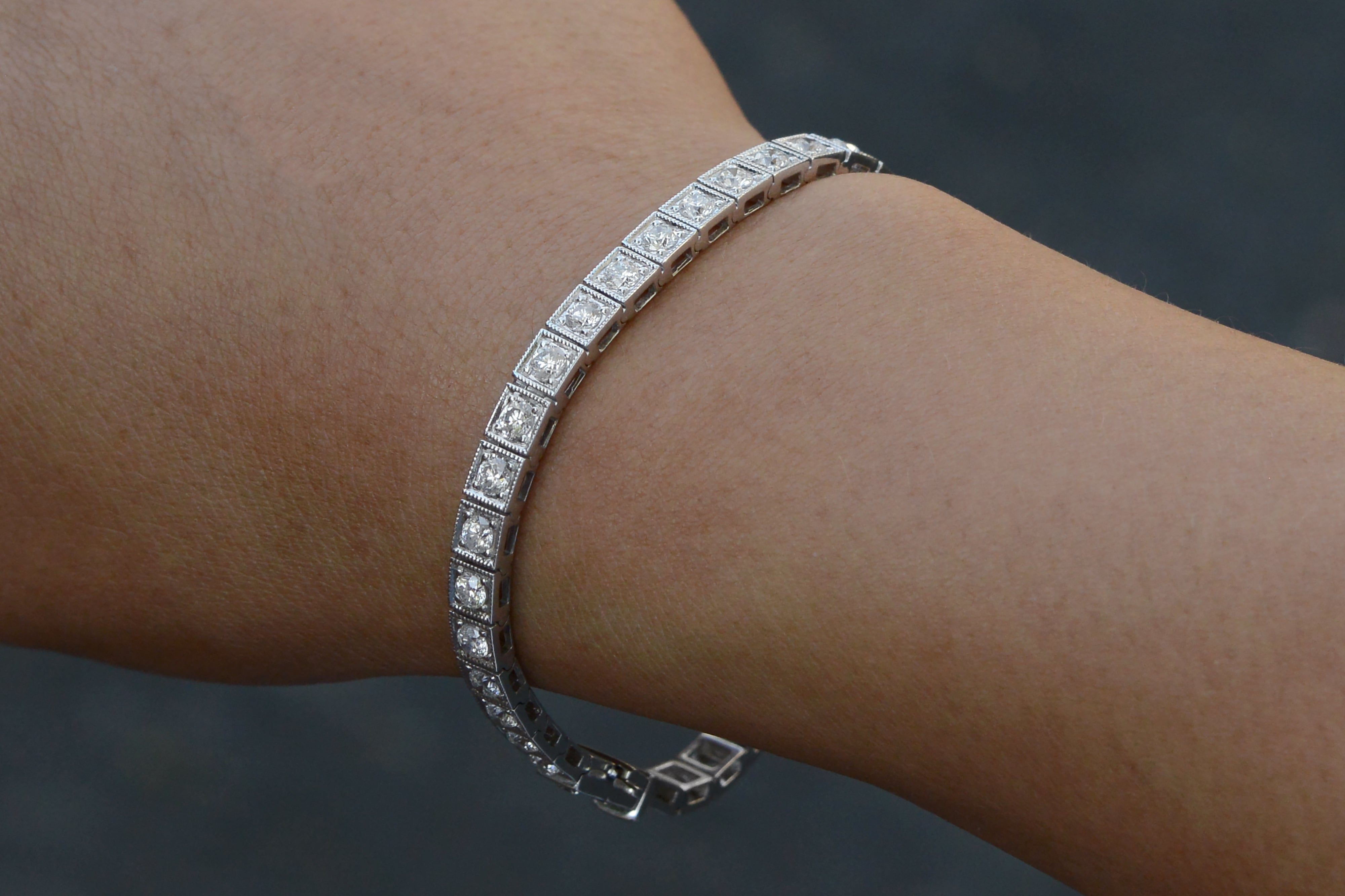Art Deco 2 Carat VS Diamond Straight Line Tennis Bracelet