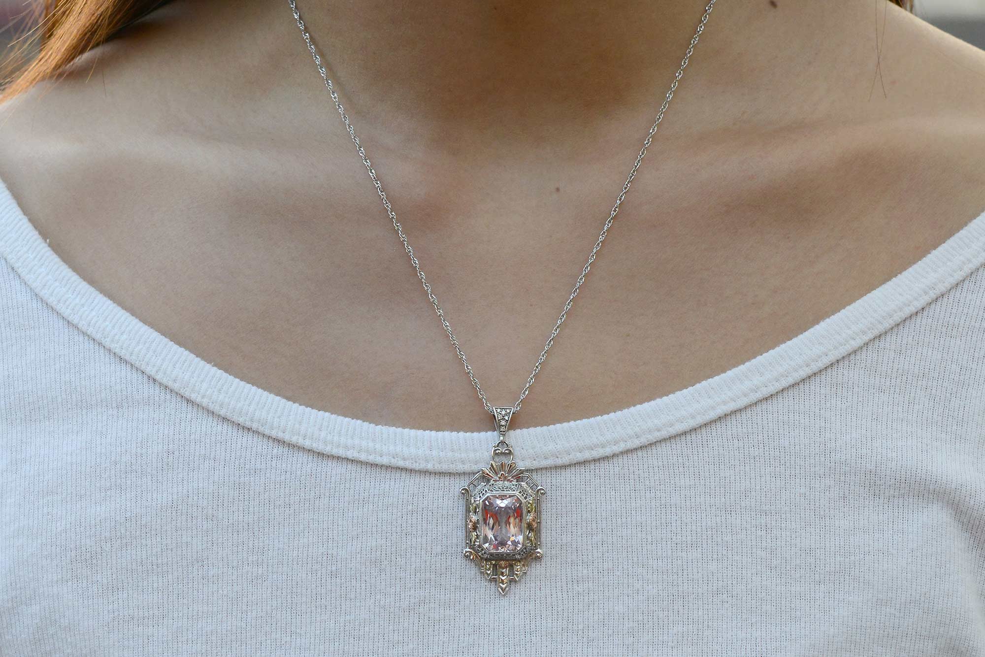 Art Deco Tri-Color Gold Pink Kunzite Filigree Necklace