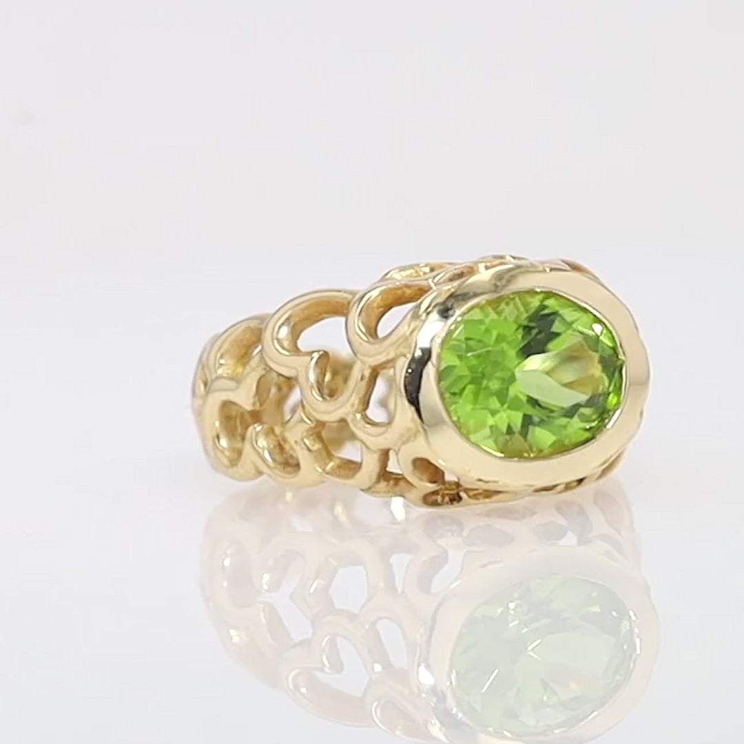 Estate Angela Cummings 2.50 Carat Peridot 18k Gold Cocktail Ring