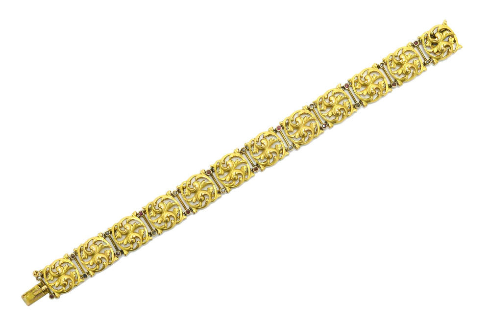 An Art Nouveau / Arts & Crafts 18k filigree link bracelet.